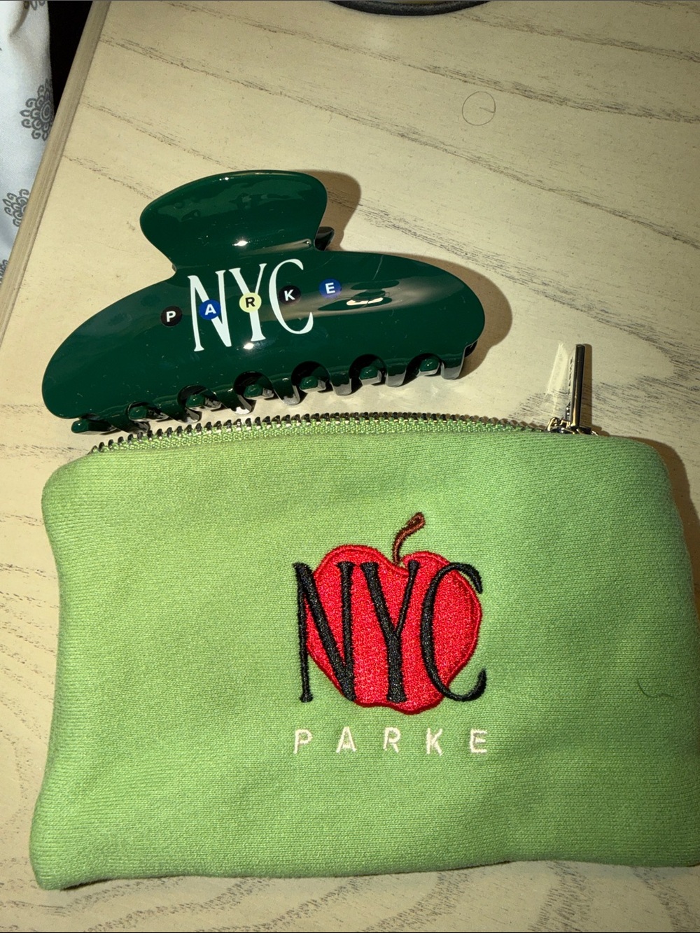 NWT Parke NYC Pop Up Subway Claw Clip with Pouch